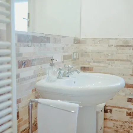 Daire Vista E Tetti Ai Canacci